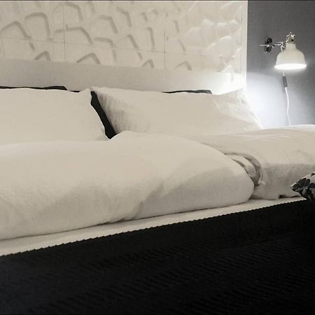 Joivy Heart Of The City 1 Bed Apt Near Castle Belvedere Генуа Екстериор снимка